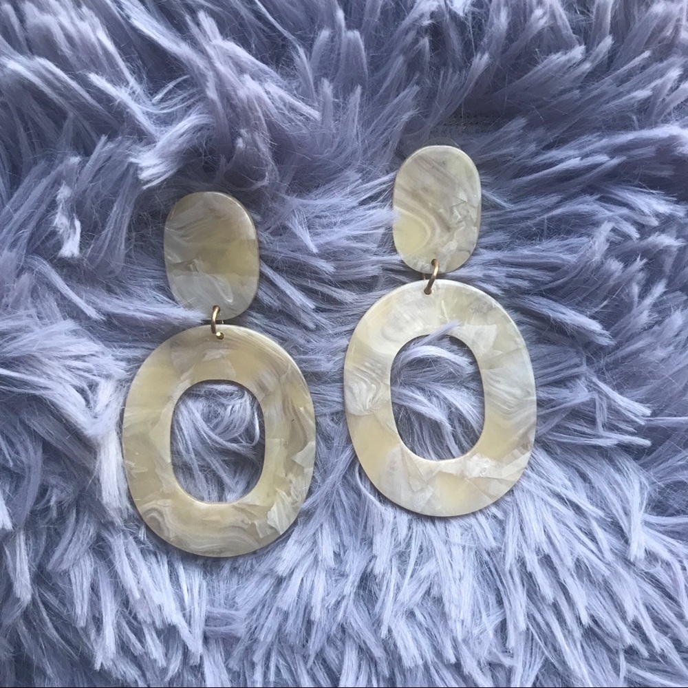 Nude earrings